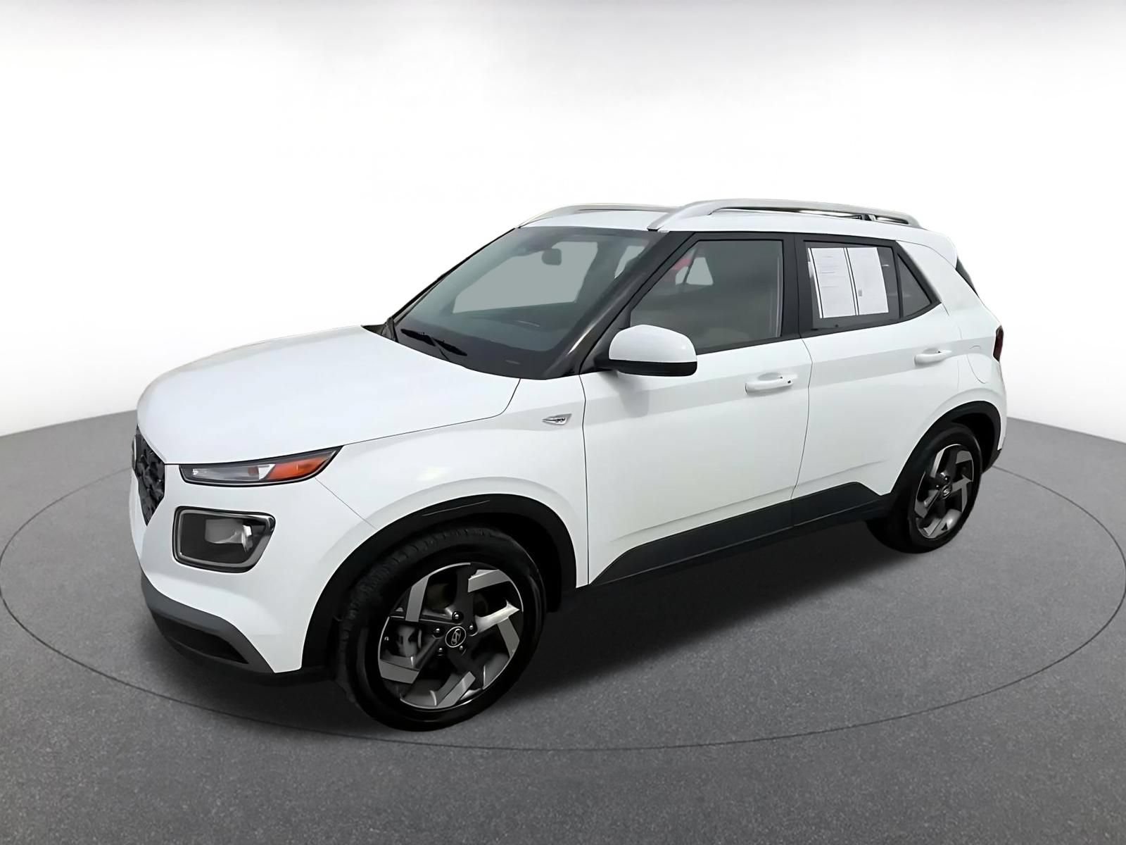 Used 2026 Hyundai Venue SEL FWD image 7