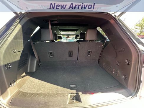 Used 2024 Chevrolet Traverse High Country image 9