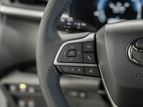 New 2026 Toyota Sienna XLE Woodland Edition AWD/4WD image 30