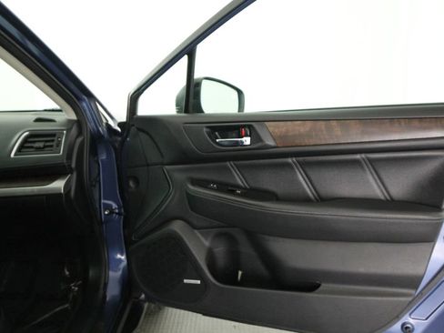 Used 2019 Subaru Outback 2.5i Limited w/ Popular Package #2 AWD/4WD image 55