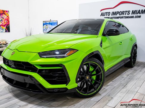 Used 2022 Lamborghini Urus AWD/4WD image 1