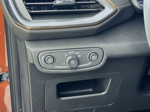 Used 2021 Chevrolet TrailBlazer ACTIV w/ Technology Package image 14