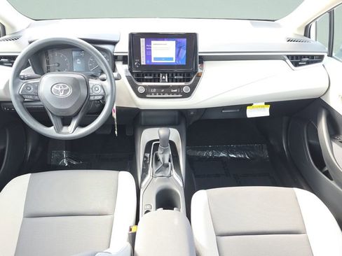 Used 2025 Toyota Corolla LE image 14