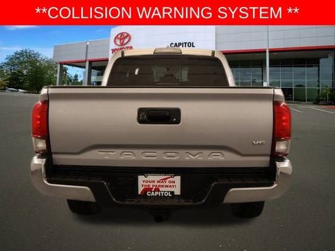 Certified 2018 Toyota Tacoma TRD Off-Road image 5