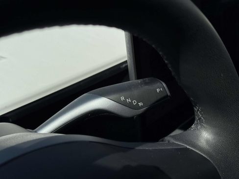 Used 2023 Tesla Model Y Long Range AWD/4WD image 8