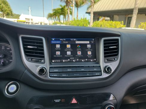 Used 2018 Hyundai Tucson Limited w/ Cargo Package FWD image 24