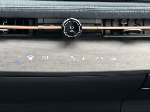 Used 2024 Nissan Ariya PLATINUM+ image 17