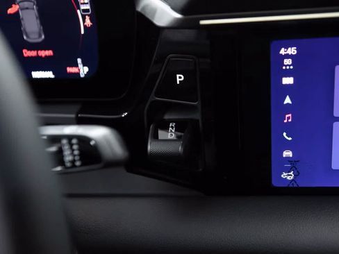 Certified 2026 Porsche Macan Electric RWD image 29