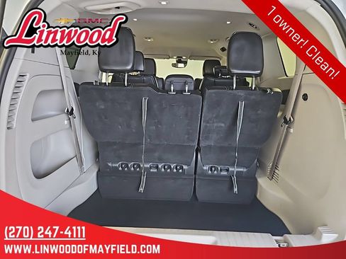 Used 2024 Chrysler Pacifica Touring-L FWD image 12
