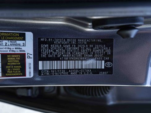 Used 2017 Toyota Camry SE image 39