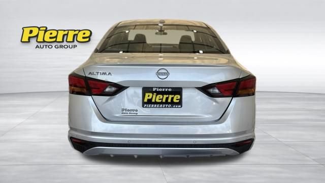 Used 2025 Nissan Altima 2.5 SV FWD image 3