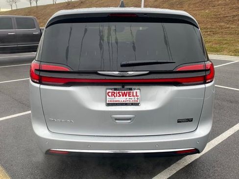 New 2026 Chrysler Pacifica Select image 6