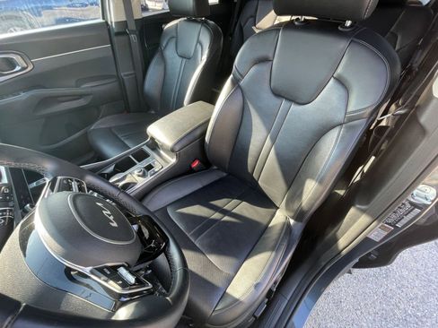 Used 2024 Kia Sorento S image 39