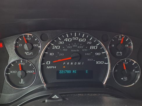 Used 2017 Chevrolet Express 3500 LT w/ LT Preferred Equipment Group RWD image 20