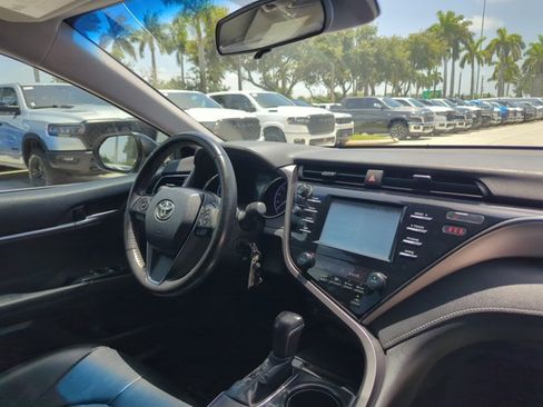 Used 2019 Toyota Camry SE FWD image 27