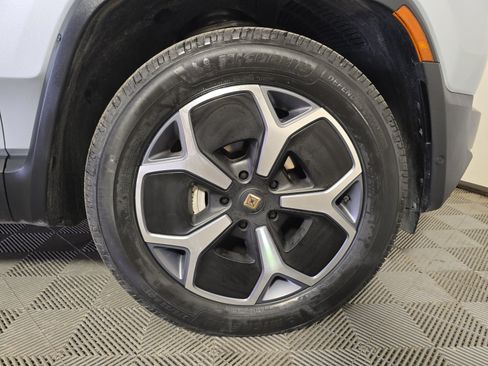 Used 2024 Rivian R1T Adventure AWD/4WD image 11