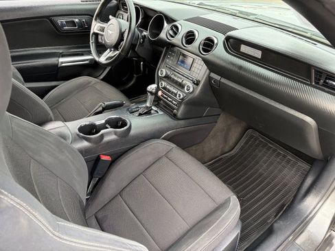 Used 2016 Ford Mustang Convertible RWD image 13