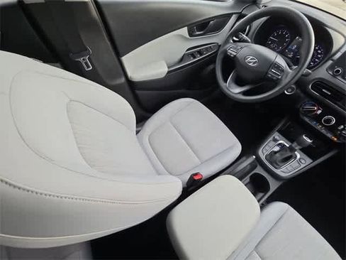 Used 2023 Hyundai Kona SEL image 15