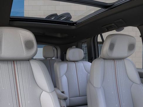 New 2026 Cadillac Vistiq Luxury w/ LPO, Floor Liner Package image 24