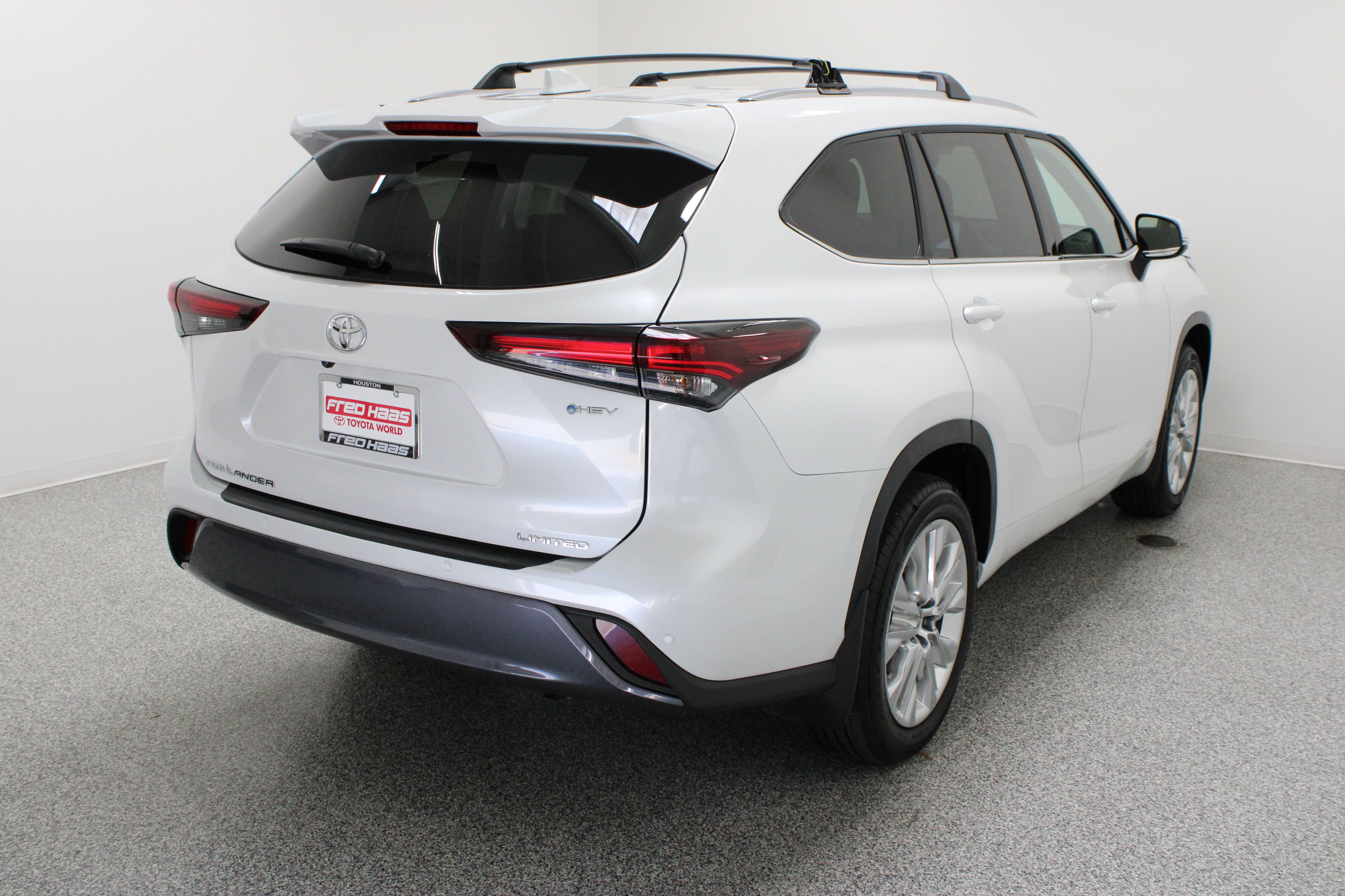 Used 2026 Toyota Highlander Limited AWD/4WD image 7