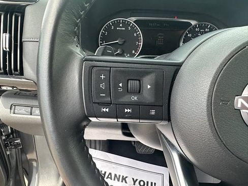 Used 2025 Nissan Pathfinder SV FWD image 21