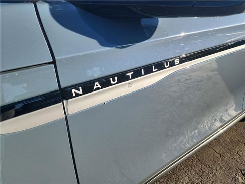 New 2026 Lincoln Nautilus Premier image 10