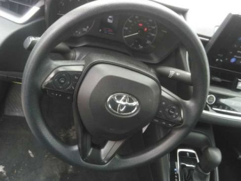 Used 2023 Toyota Corolla LE FWD image 6