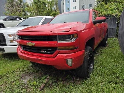 Used 2018 Chevrolet Silverado 1500 LT w/ Texas Edition AWD/4WD image 3