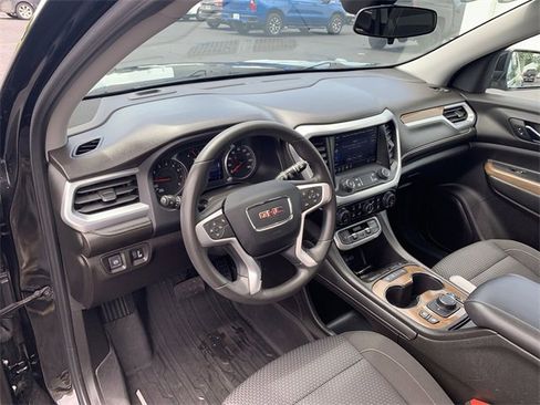 Certified 2023 GMC Acadia SLE w/ Driver Convenience Package image 10