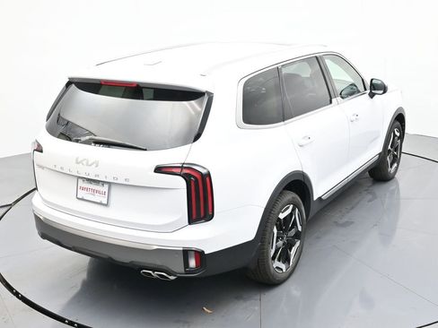 Used 2024 Kia Telluride EX w/ EX Captain's Chair Package image 26
