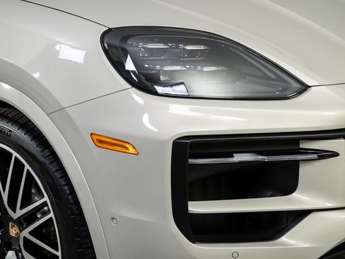 New 2026 Porsche Cayenne E-Hybrid image 40