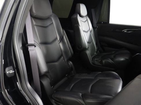 Used 2016 Cadillac Escalade Platinum image 38