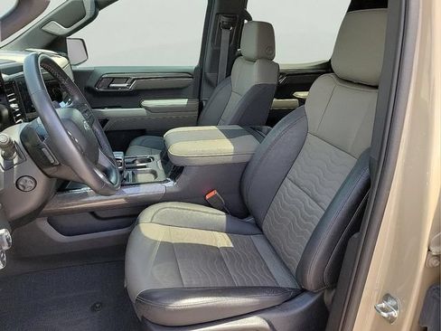 Used 2023 Chevrolet Silverado 1500 ZR2 w/ Technology Package AWD/4WD image 17