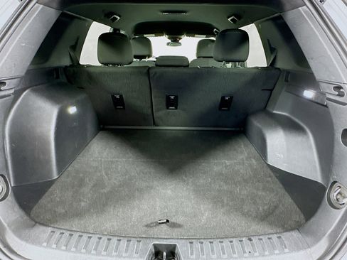 Used 2025 Chevrolet Equinox LT image 28