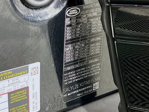 Certified 2026 Land Rover Range Rover Velar Dynamic SE AWD/4WD image 34