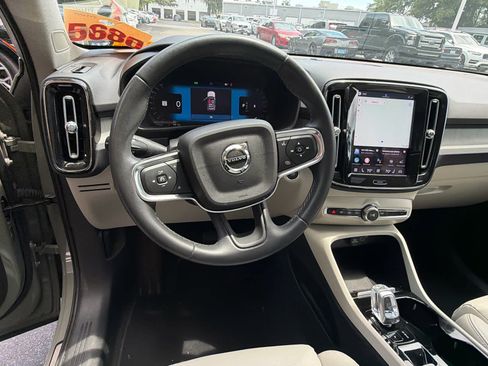 Used 2023 Volvo XC40 B5 Plus AWD/4WD image 28