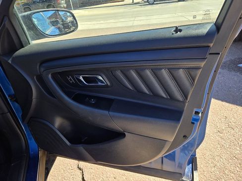 Used 2014 Ford Taurus AWD image 21