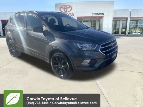 Used 2019 Ford Escape SE image 1