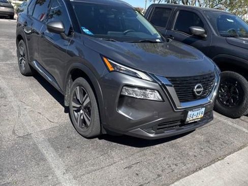 Used 2023 Nissan Rogue SL w/ SL Premium Package image 2