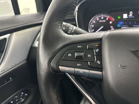 Used 2025 Cadillac XT6 Premium Luxury image 34