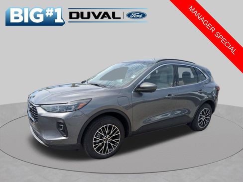 Certified 2026 Ford Escape SE w/ PHEV Premium Package FWD image 8
