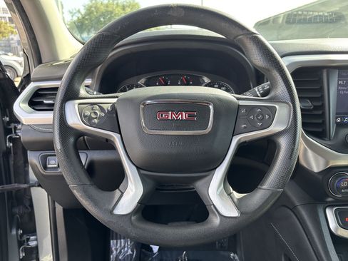 Used 2023 GMC Acadia SLE FWD image 11