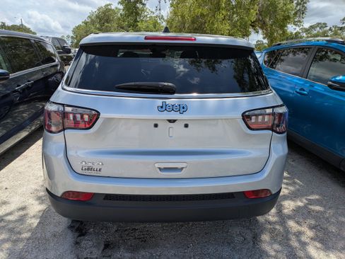 Used 2024 Jeep Compass Sport AWD/4WD image 4