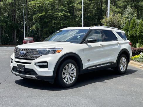 Used 2024 Ford Explorer King Ranch w/ Technology Package AWD/4WD image 5