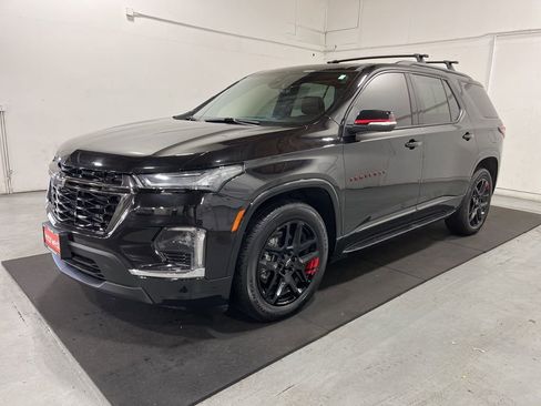 Certified 2022 Chevrolet Traverse Premier w/ Redline Edition image 3