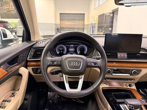 Used 2023 Audi Q5 e Premium w/ Convenience Package AWD/4WD image 23