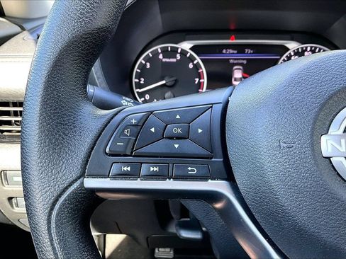 Used 2024 Nissan Sentra SV FWD image 28