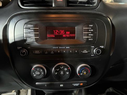 Used 2016 Kia Soul FWD image 12
