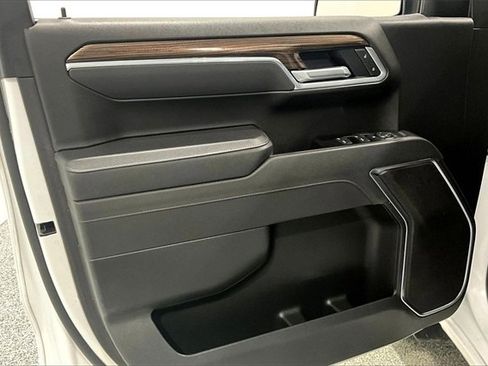 Used 2025 Chevrolet Silverado 1500 LT image 21