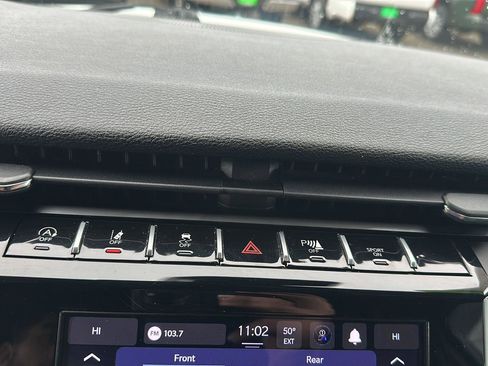 Used 2024 Jeep Grand Cherokee L Laredo image 16